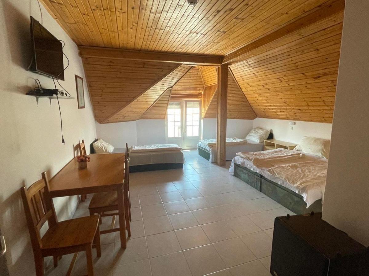 Lelle Centrum Vendeghaz Balatonlelle Exteriör bild