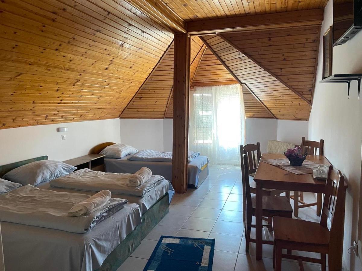 Lelle Centrum Vendeghaz Balatonlelle Exteriör bild