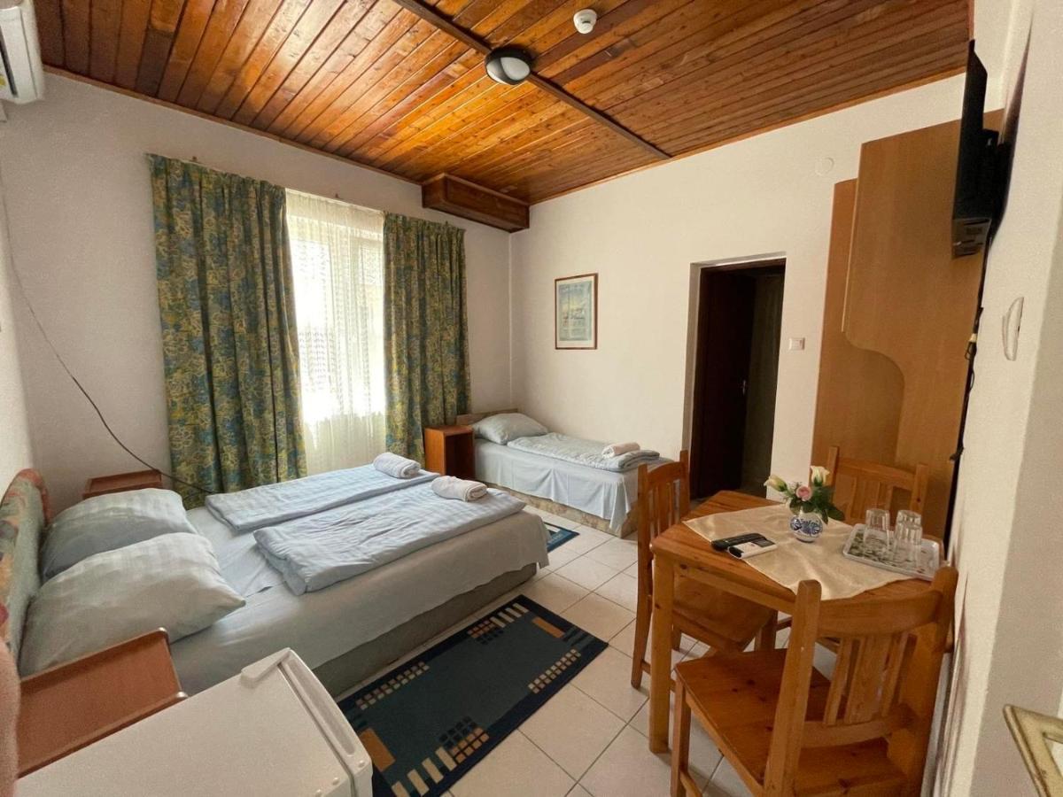 Lelle Centrum Vendeghaz Balatonlelle Exteriör bild
